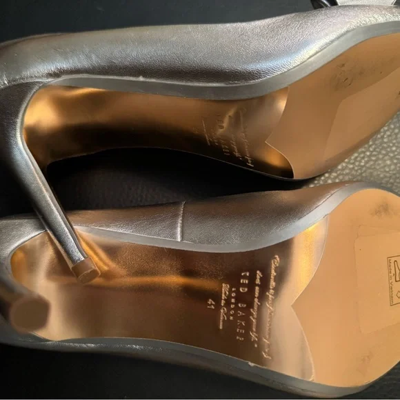 New Ted Baker Metallic Silver Heels with Bows - Picture 4 of 9